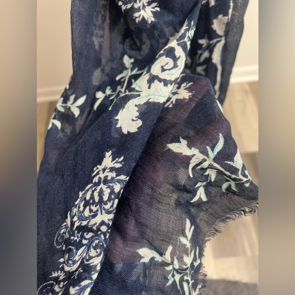 Y2k Blue Fashion Scarf! - Picture 7 of 14